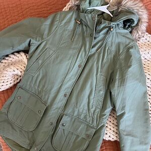 Green Hooded Parka with Faux Fur Trim LLBEAN size M